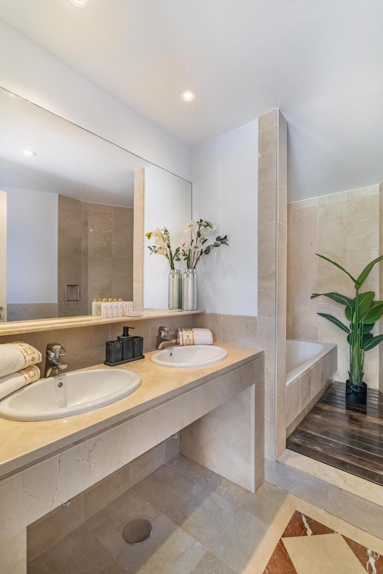 Waterside Apartment In Sotogrande Marina With Private Pool San Roque  Exterior foto